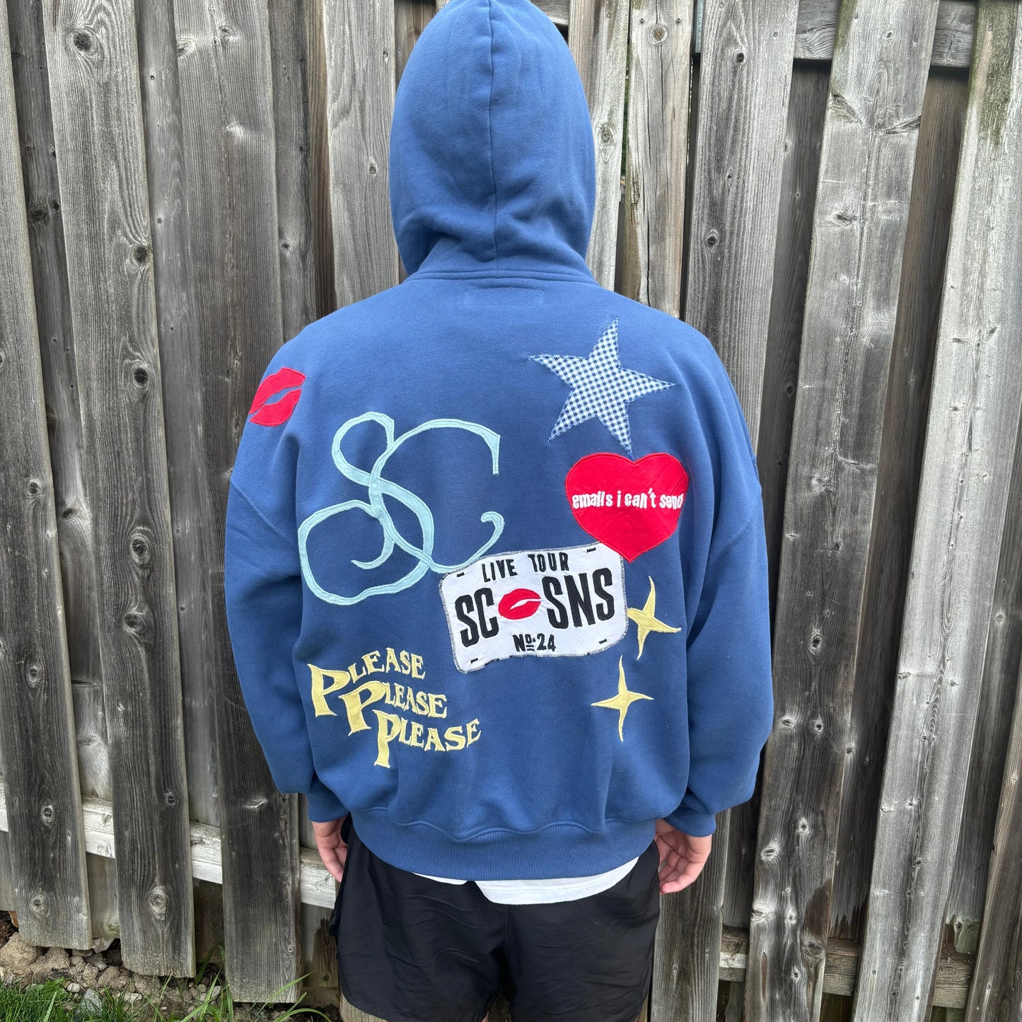 𝗦𝗮𝗯𝗿𝗶𝗻𝗮 𝗖𝗮𝗿𝗽𝗲𝗻𝘁𝗲𝗿 𝗦𝗵𝗼𝗿𝘁 𝗡 𝗦𝘄𝗲𝗲𝘁 𝗛𝗼𝗼𝗱𝗶𝗲